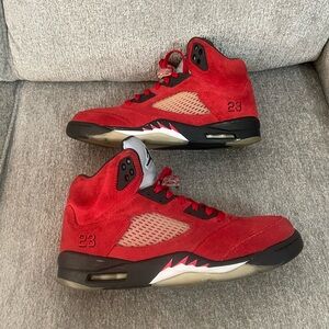 Size 11 - Jordan 5 Retro Raging Bull - DD0587-600